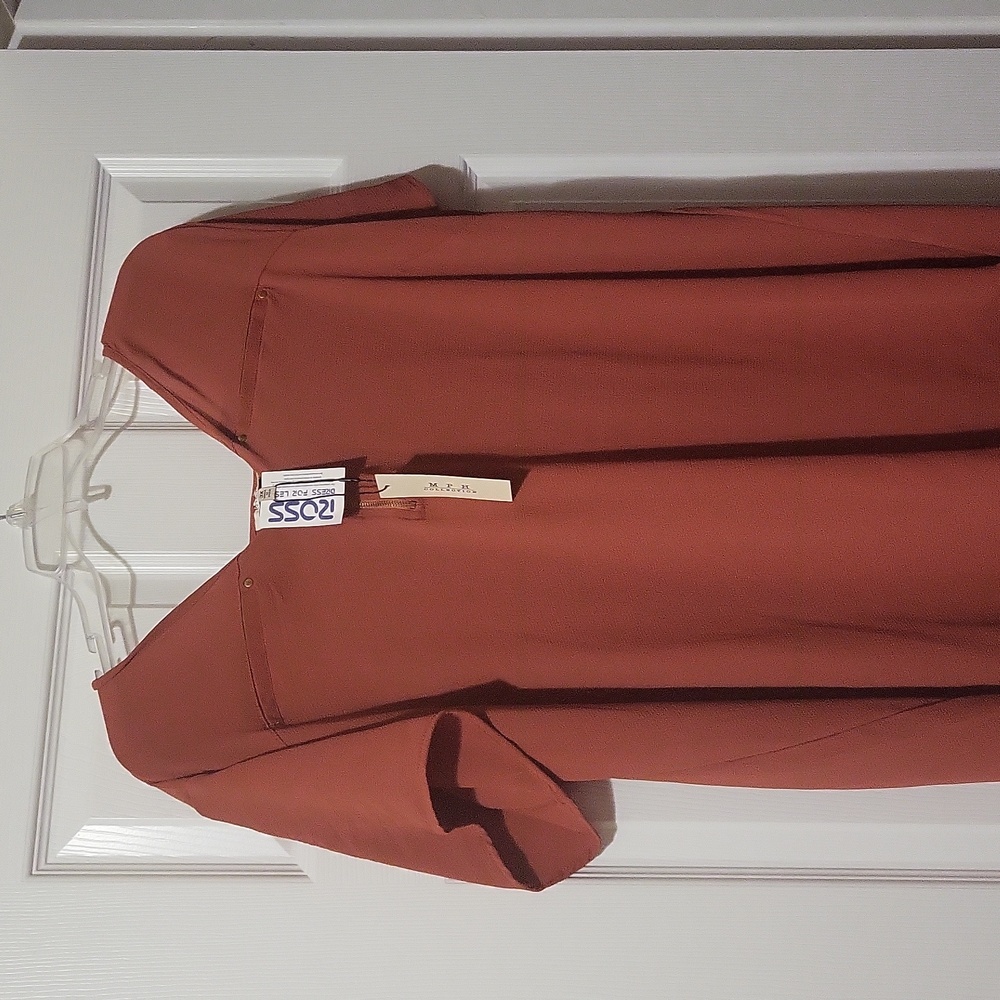SHORT SLEEVE V CUT BLOUSE